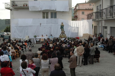 Peregrinazio Maria Via A. Manzoni 29-05-2010-3