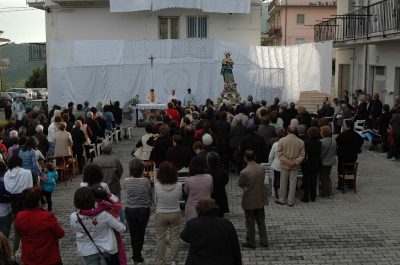 Peregrinazio Maria Via A. Manzoni 29-05-2010-4